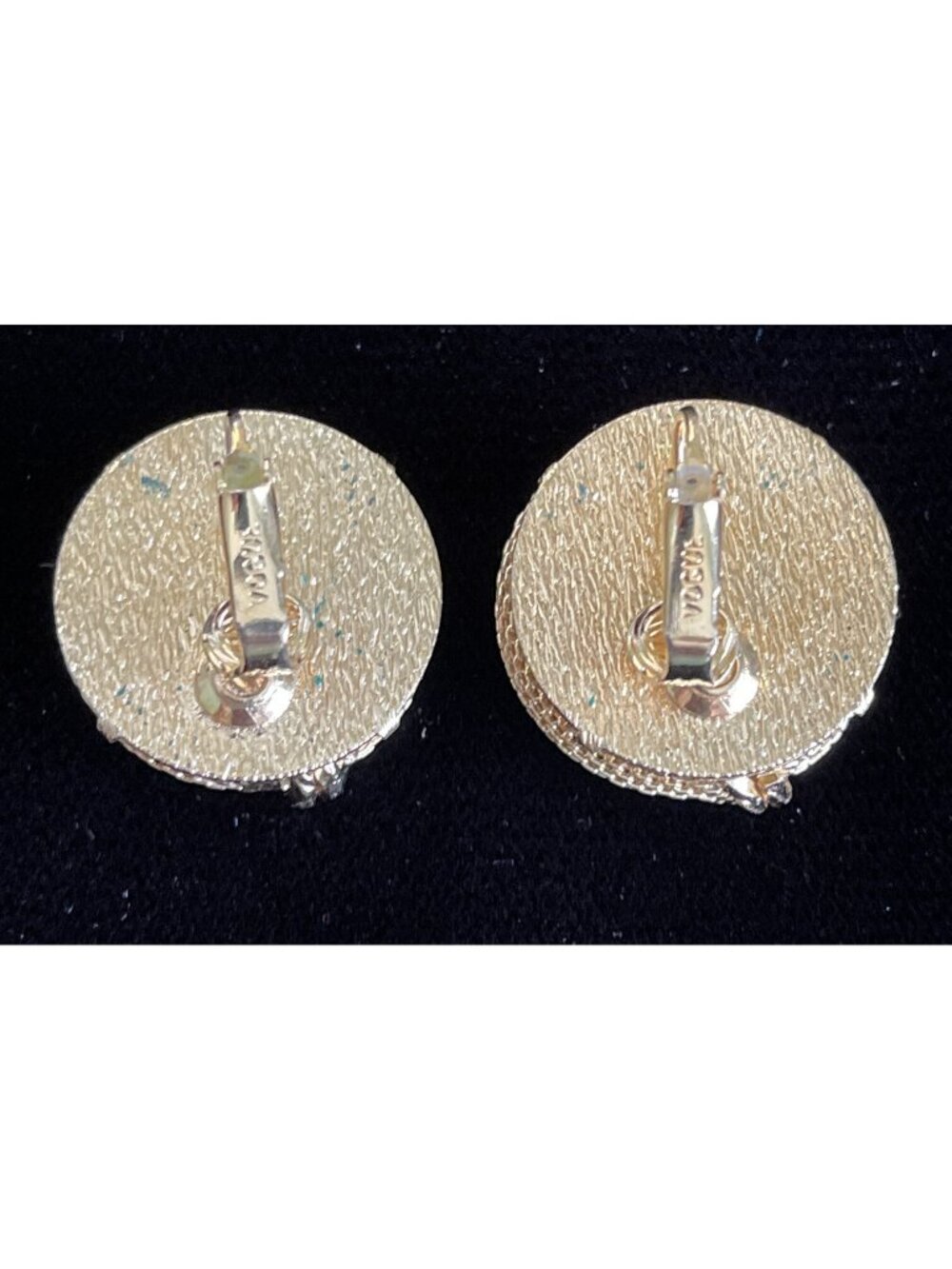 Vogue Earrings Signed Gold Tone Clip On Mesh Chain Bold Statement Vintage 1980s - Picture 4 of 7